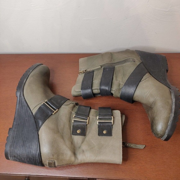 Sorel Green Boots for Women for sale - eBay Sorel Women\'s Boots Wedge Heel Green Leather Black Straps Size 10 Zip